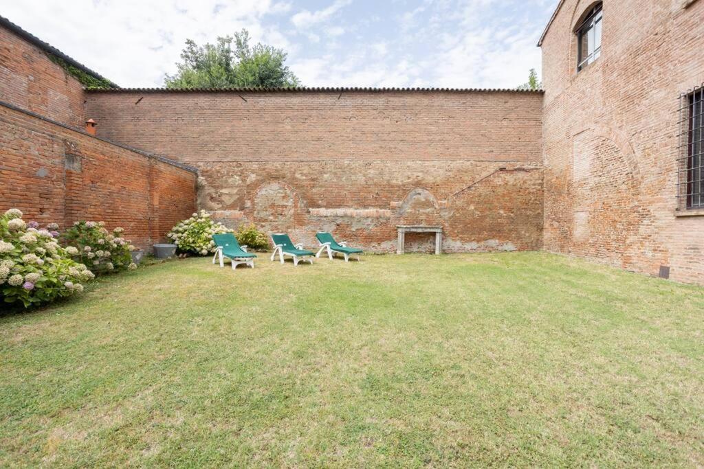 Palazzo Sabbioni Appartamento Lusso Due Camere Soggiorno Cucina Ferrara Exterior photo